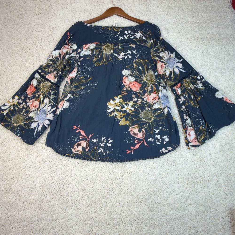 Jaase Floral High Low Top Womens Size S Blue Boho Bell Sleeve V-Neck Blouse - Picture 4 of 11